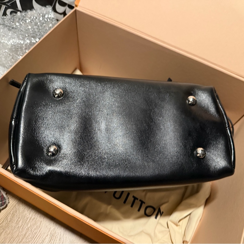 Louis Vuitton Carryall Cargo Vibe Black Bag Silver Chain Accent COA full set - Picture 11 of 12